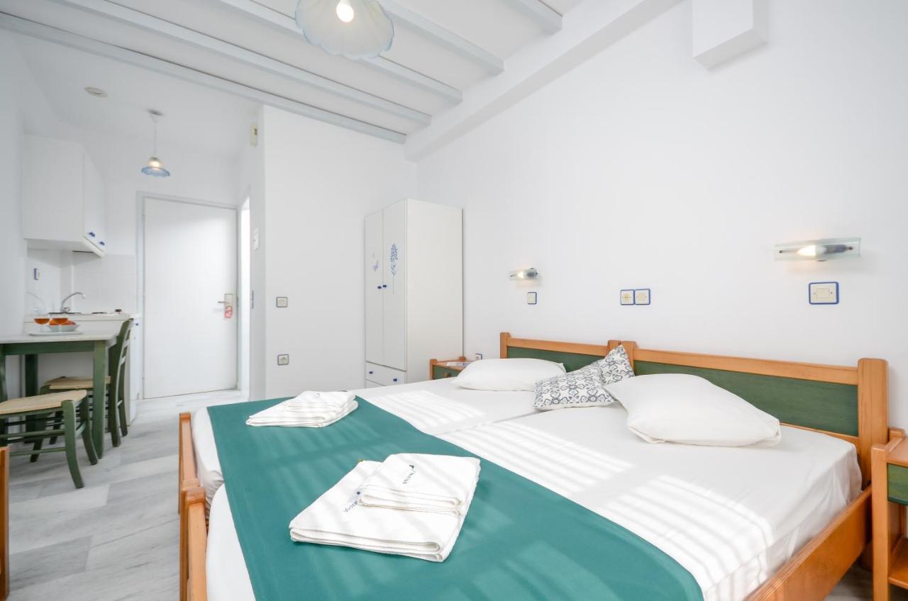 Nostos Studios At Saint George Beach Agios Georgios Chora Naxos Town Naxos City エクステリア 写真